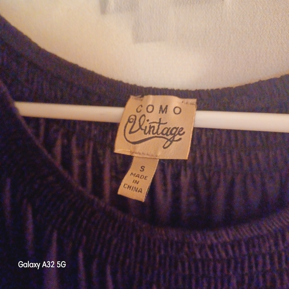 NWOT Women's Como Vintage Simple Black Flowy Top Size Small - Picture 4 of 4